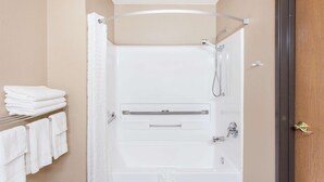 Standard Room, 1 Queen Bed | Bathroom - Super 8 by Wyndham Norton VA (Norton)
