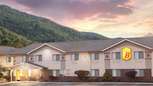 Exterior - Super 8 by Wyndham Norton VA (Norton)