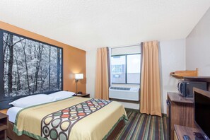 In-room safe, desk, iron/ironing board, free cots/infant beds - Super 8 by Wyndham Norton VA (Norton)