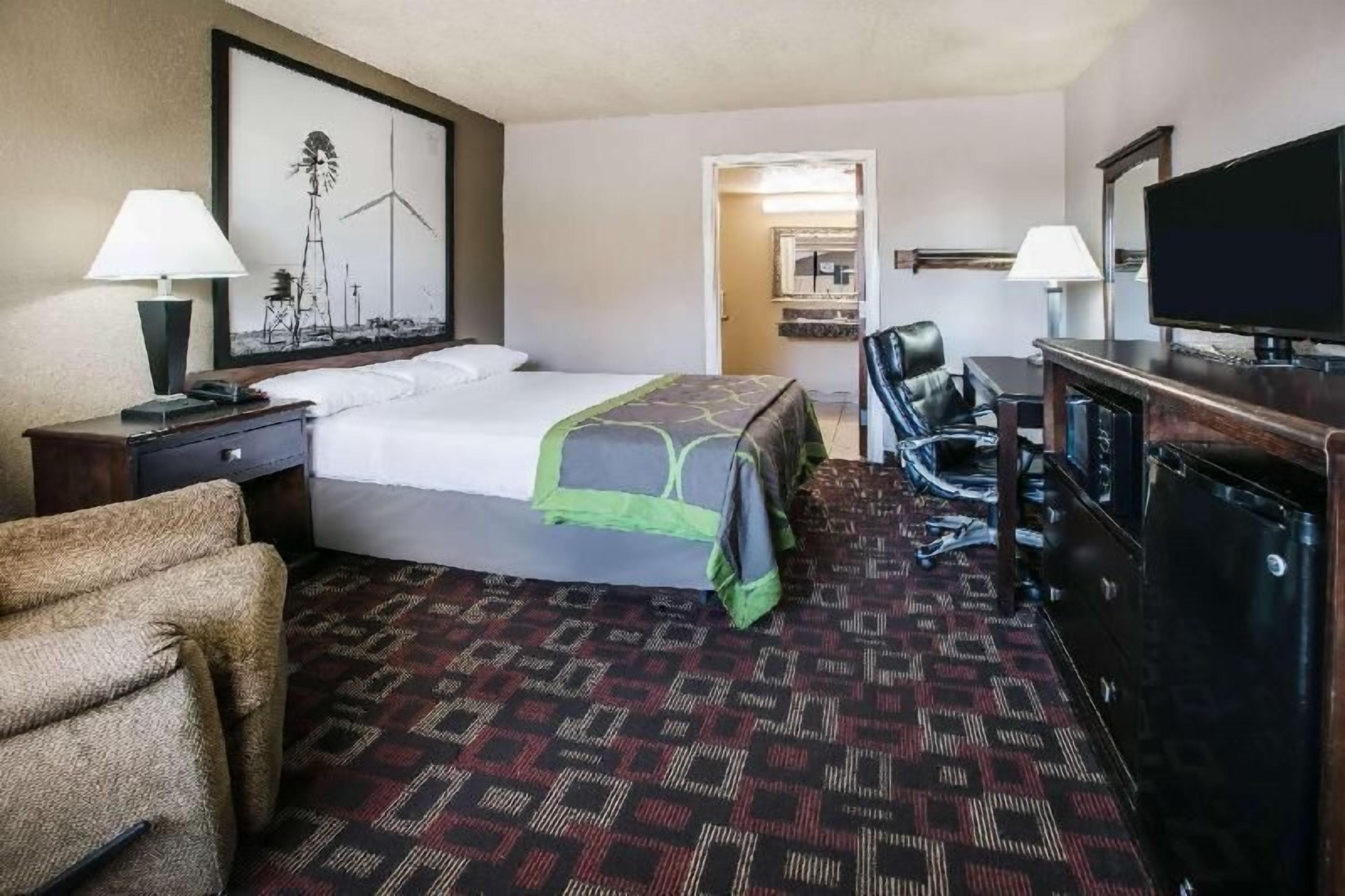 In-room safe, desk, iron/ironing board, free WiFi