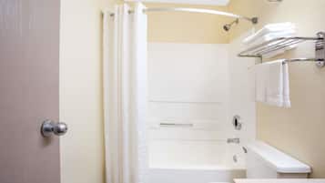 Hårføner og håndklær