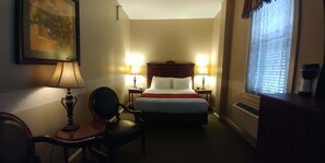 Standard Room, 1 Queen Bed | 1 bedroom, iron/ironing board, free WiFi, bed sheets