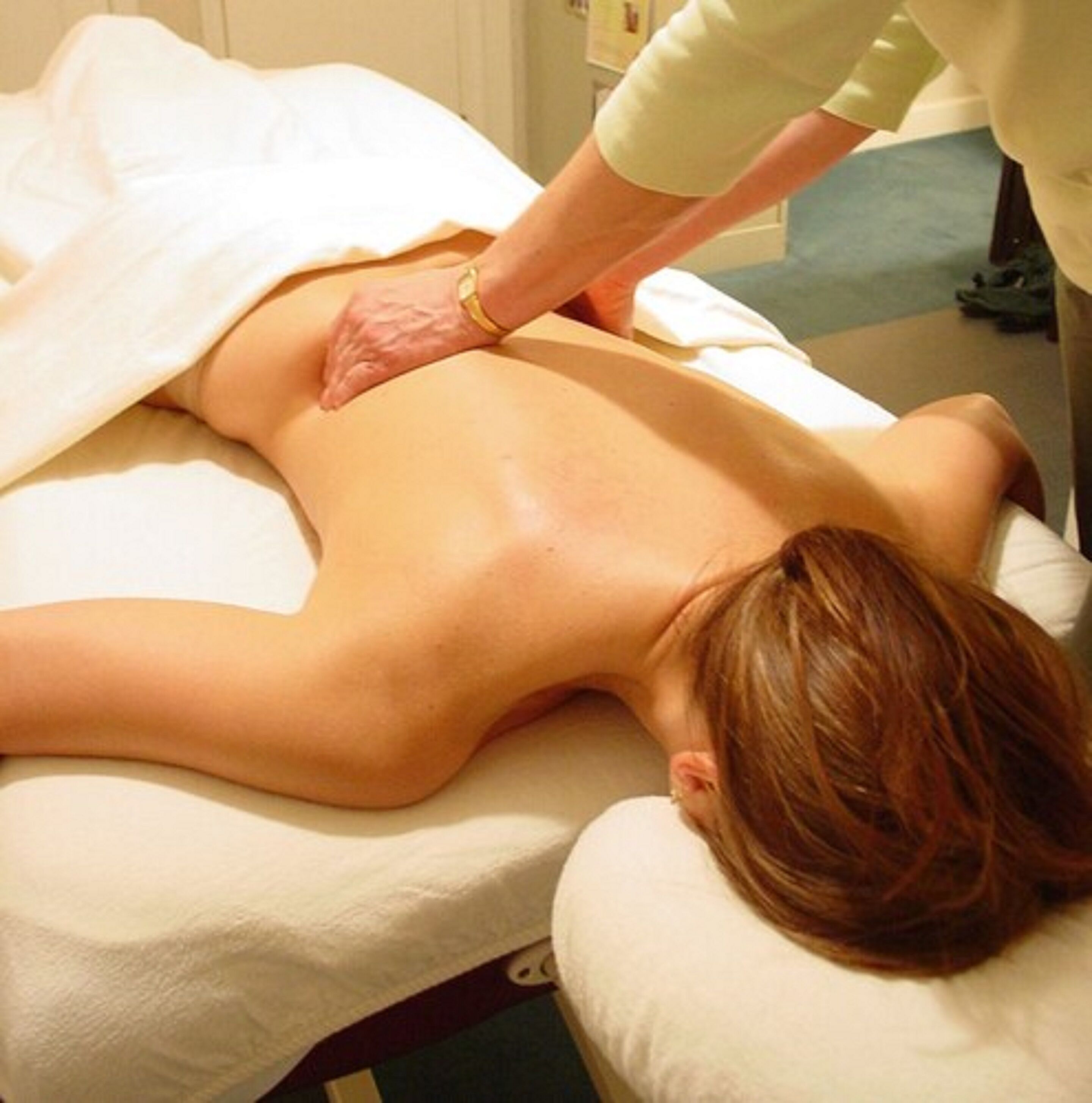 body treatments, hot stone massages, deep-tissue massages