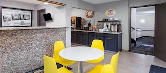 Super 8 by Wyndham Kent/Akron Area