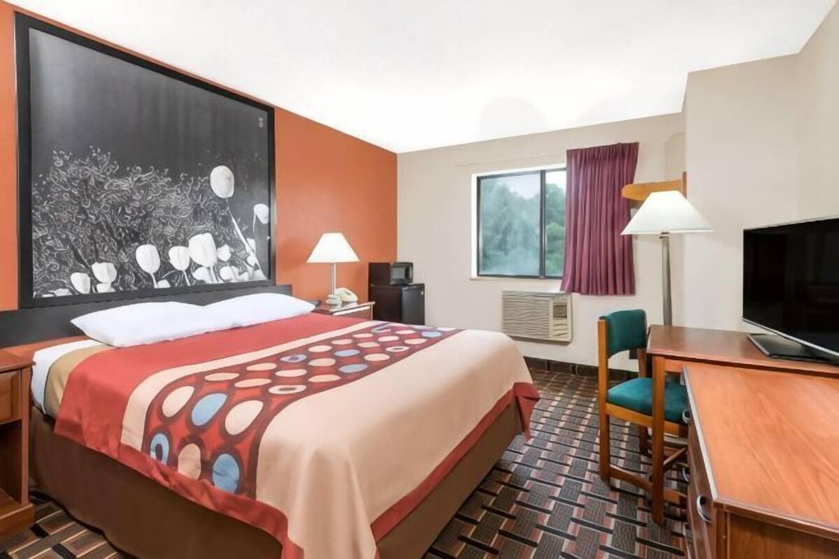 In-room safe, desk, free cribs/infant beds, free WiFi