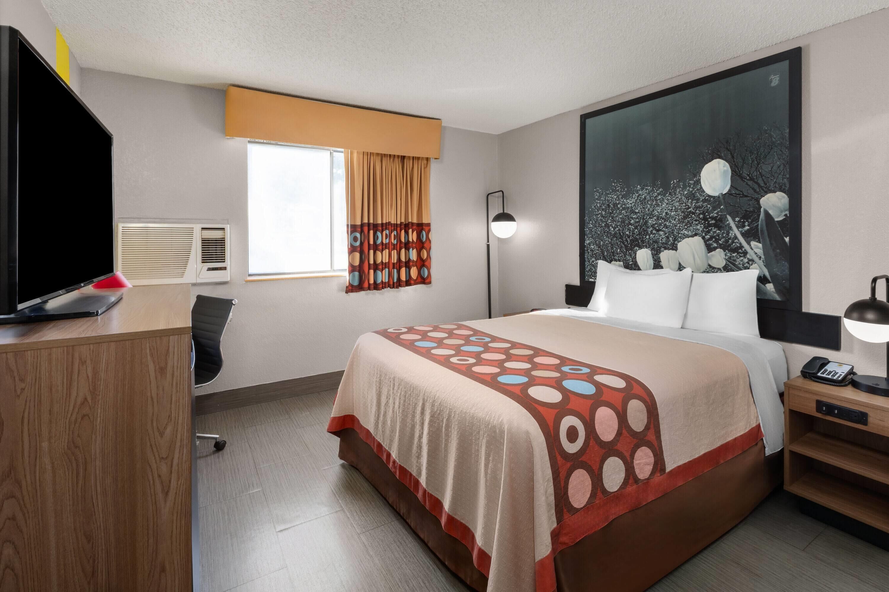 Room, Accessible | In-room safe, desk, free cribs/infant beds, free WiFi