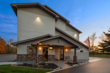 Super 8 by Wyndham Kent/Akron Area