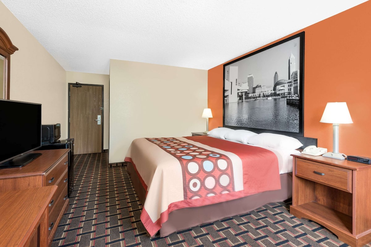 In-room safe, desk, free cribs/infant beds, free WiFi
