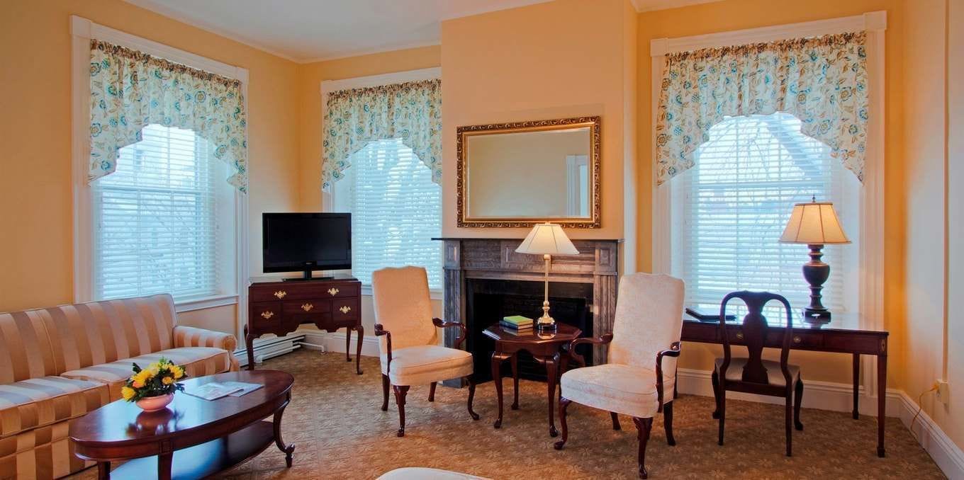 luxury room, 1 king bed | living area | flat-screen tv