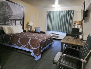 1 bedroom, blackout curtains, free WiFi, bed sheets