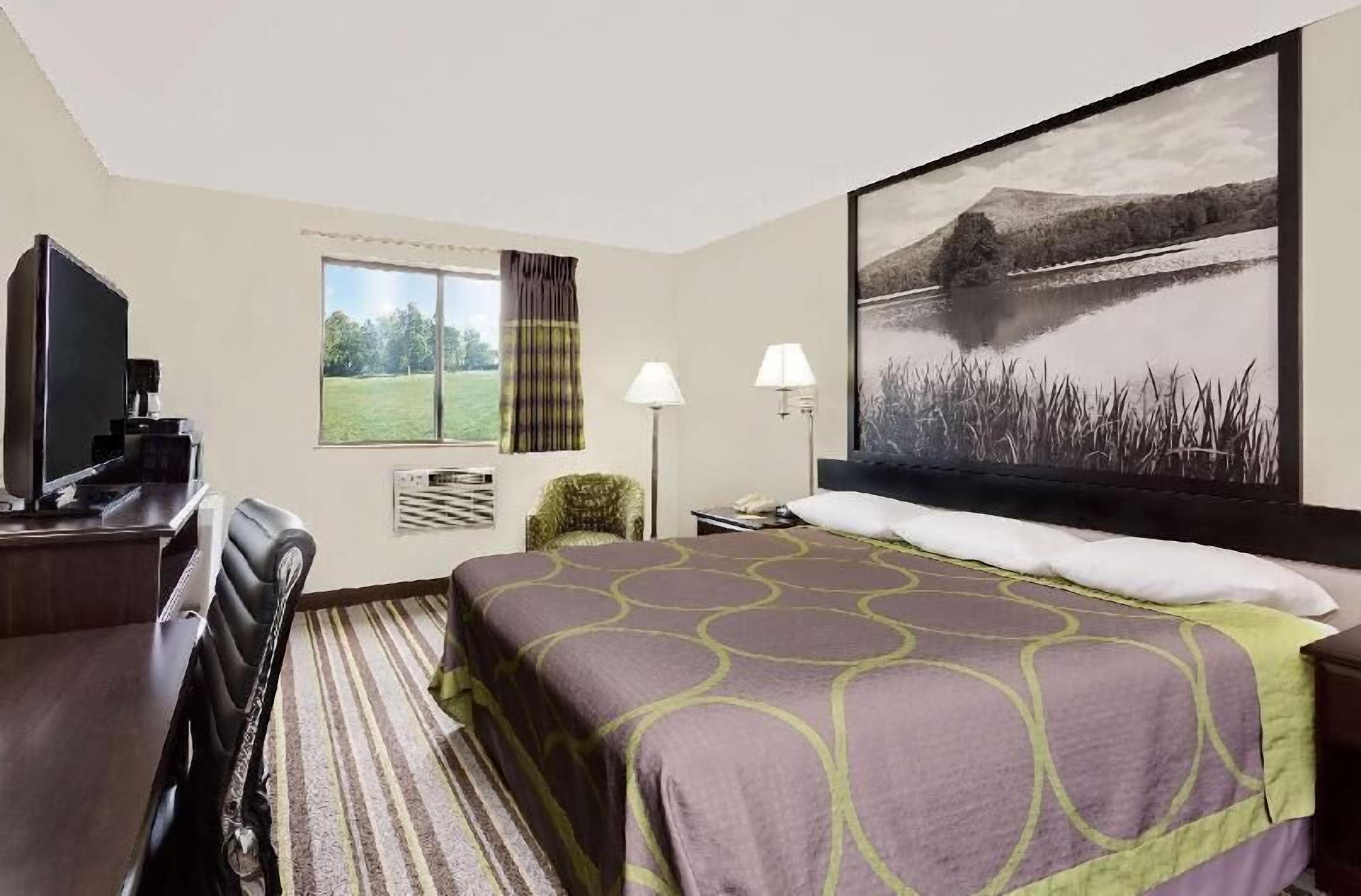 Desk, free cots/infant beds, rollaway beds, free WiFi