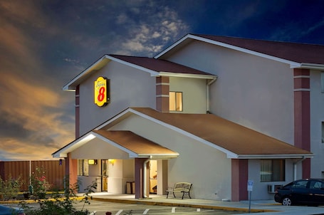 Exterior. Super 8 by Wyndham Waynesboro