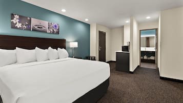 Suite, Multiple Beds, Non Smoking (Upgrade) | Premium bedding, pillowtop beds, desk, laptop workspace