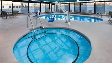 Indendørs pool