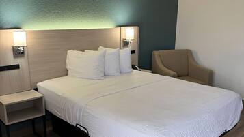 Schreibtisch, laptopgeeigneter Arbeitsplatz, kostenloses WLAN