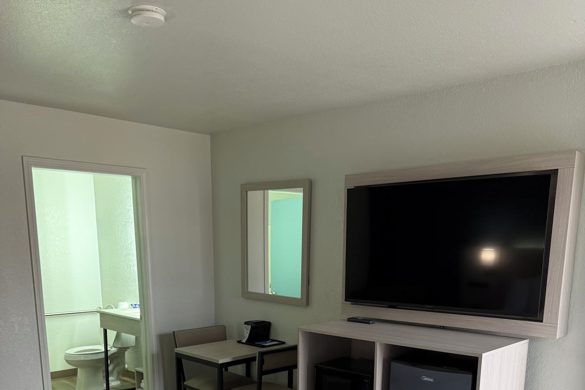 Room, 1 Queen Bed, Accessible, Non Smoking