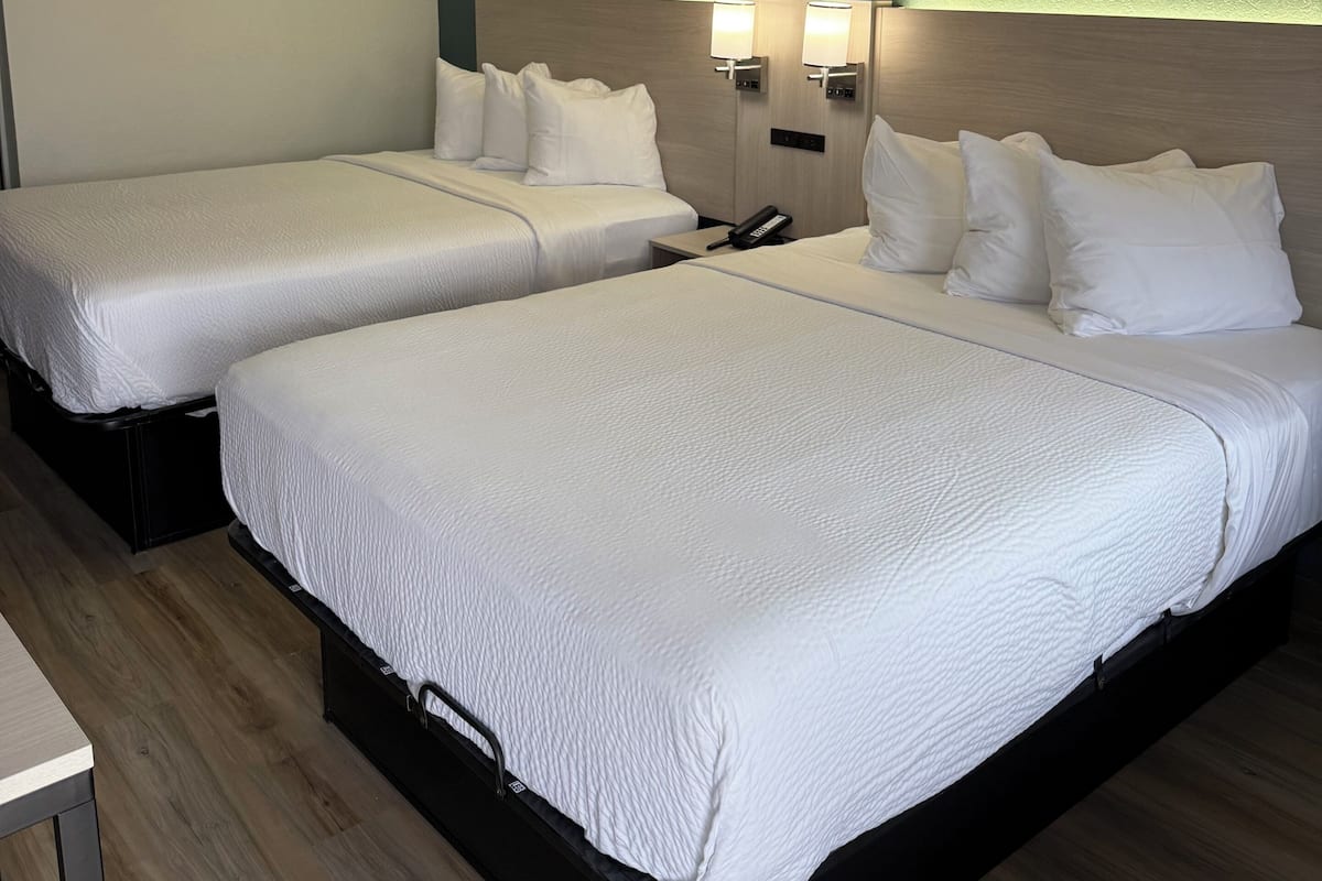 Standard Room, 2 Queen Beds, Smoking