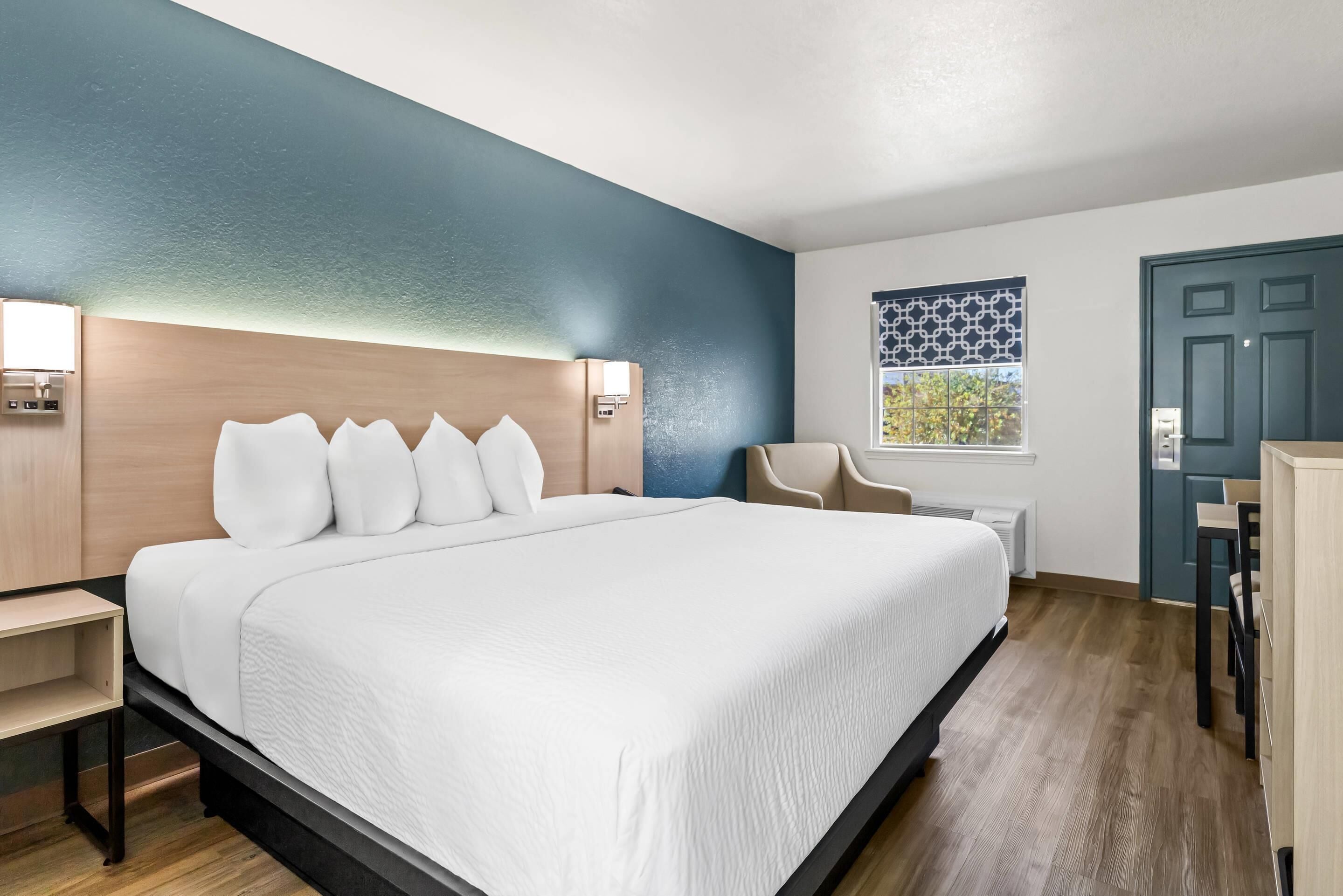 룸, 킹사이즈침대 1개, 금연 (Efficiency, Upgrade) | 책상, 노트북 작업 공간, 무료 WiFi, 침대 시트