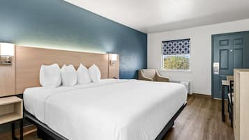 Room, 1 King Bed, Non Smoking (Efficiency, Upgrade) | Desk, laptop workspace, free WiFi, bed sheets