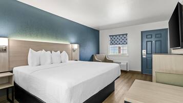 Standaard kamer, 1 kingsize bed, niet-roken | Een bureau, een laptopwerkplek, gratis wifi, beddengoed