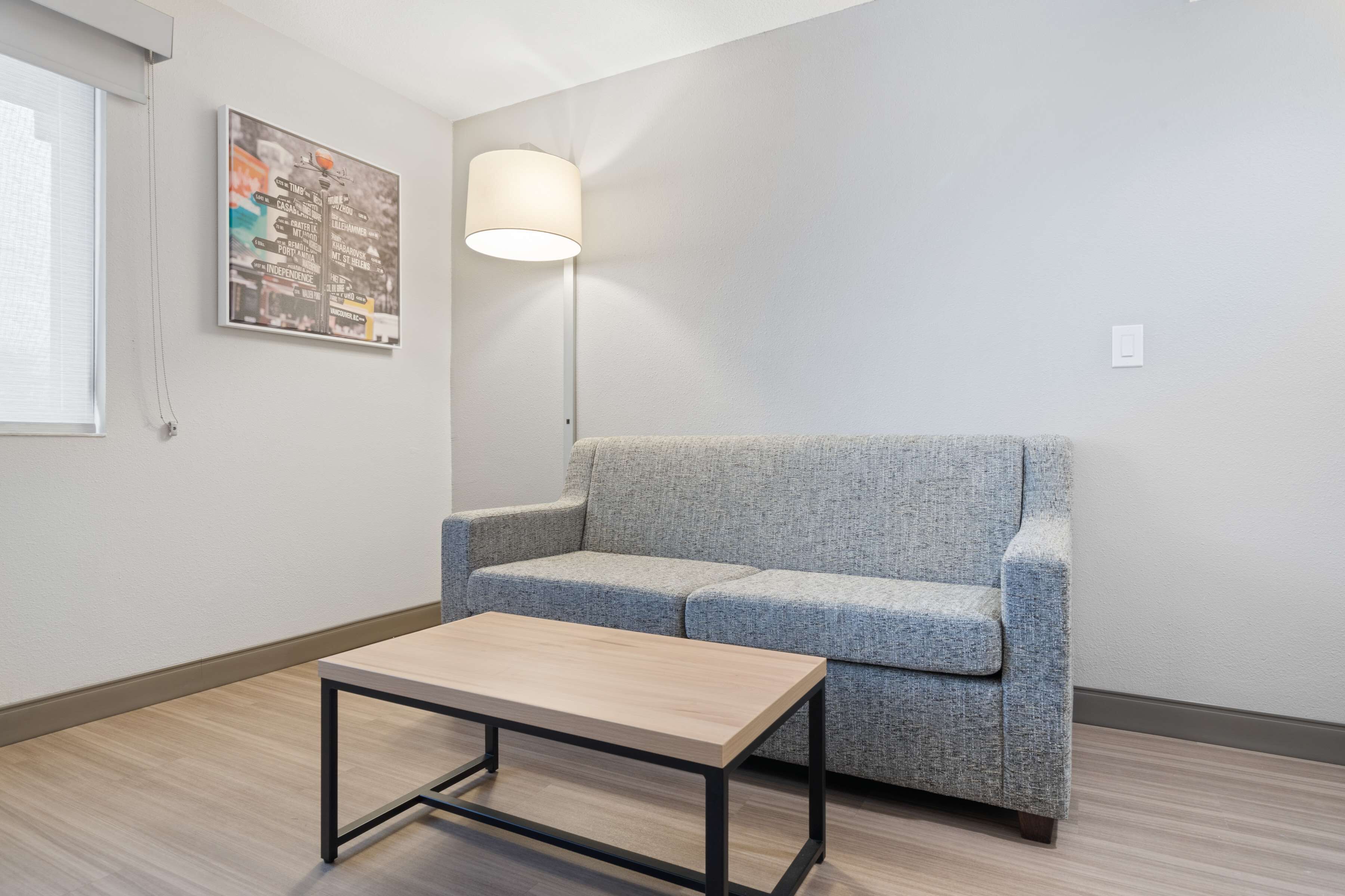 1 bedroom, premium bedding, pillow-top beds, desk