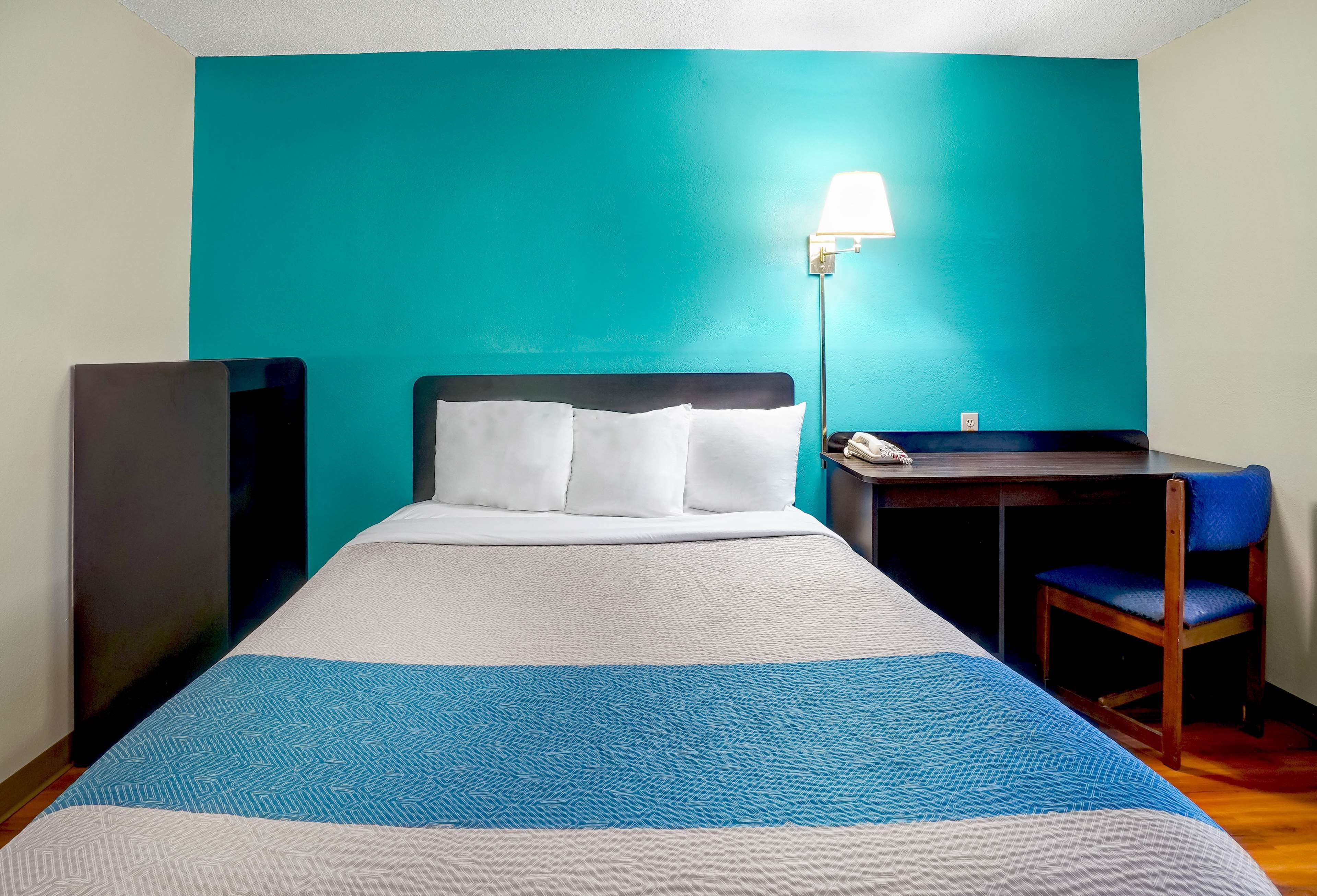 Bureau, Wi-Fi gratuit, draps fournis