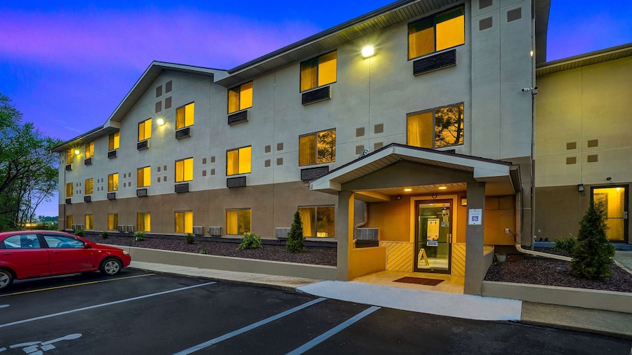 Motel 6 Montoursville, PA - Williamsport