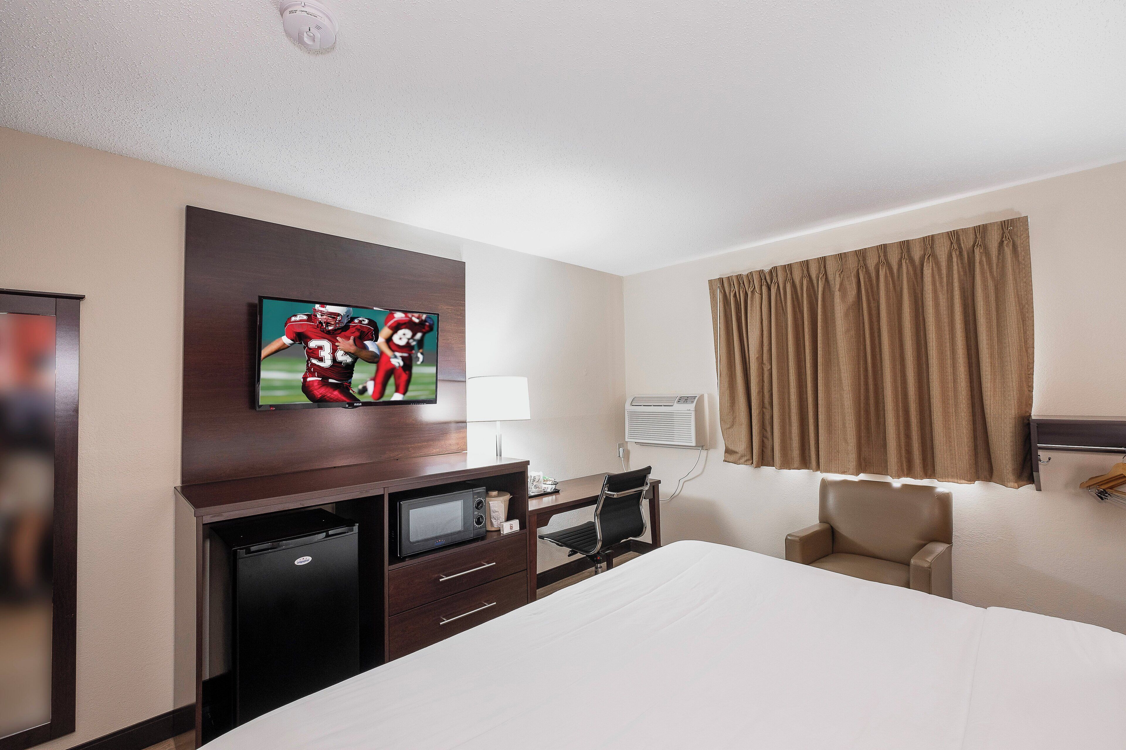 Skrivebord, strygejern/strygebræt, gratis baby-/barnesenge, gratis Wi-Fi