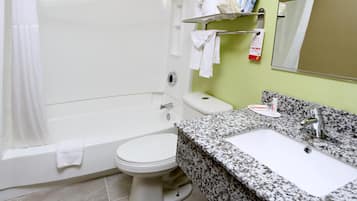 Combined shower/tub, hair dryer, towels