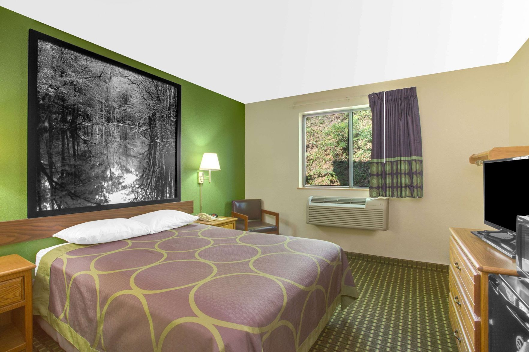 In-room safe, iron/ironing board, free WiFi, bed sheets