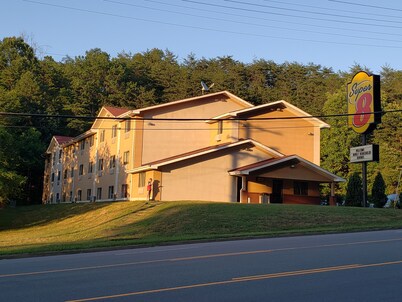 Raceway Inn
