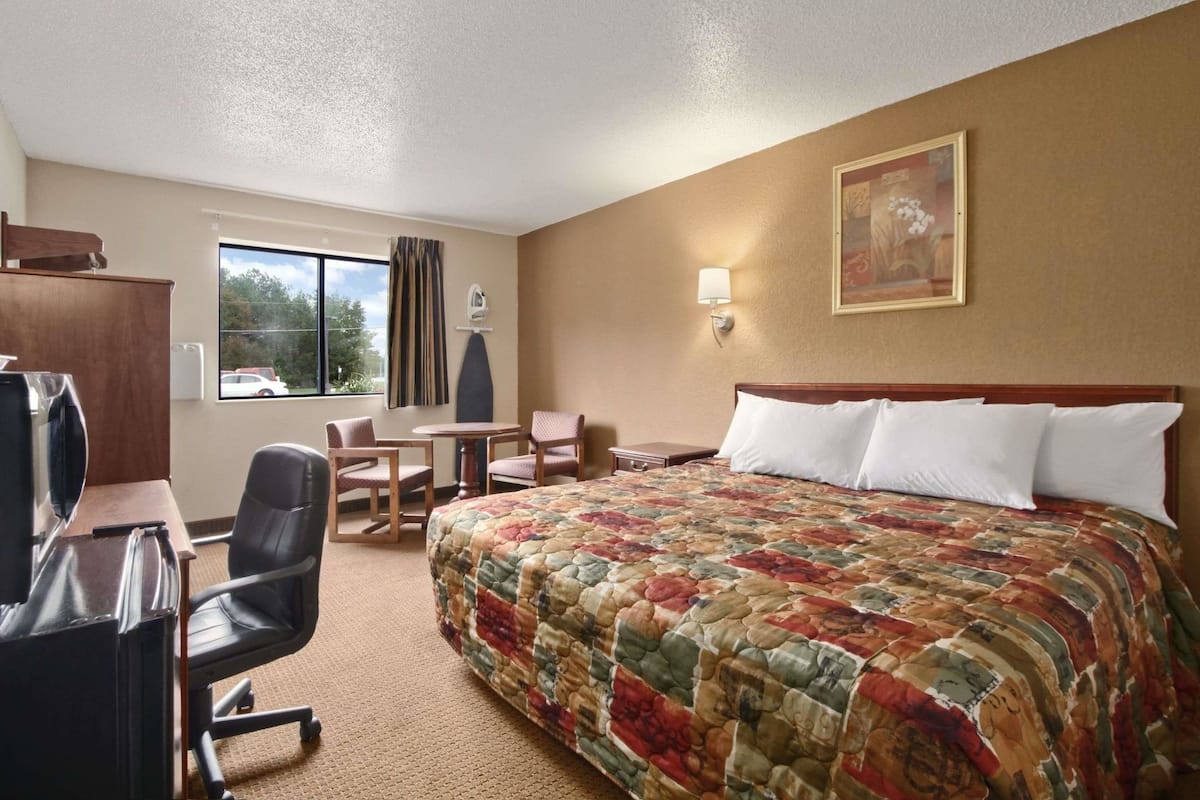 Blackout drapes, iron/ironing board, free WiFi, bed sheets