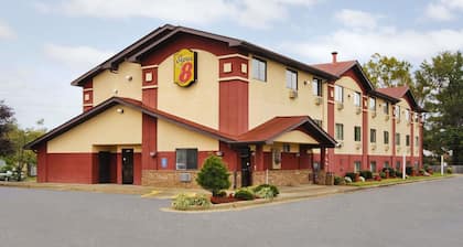 Super 8 by Wyndham Richmond Airport VA