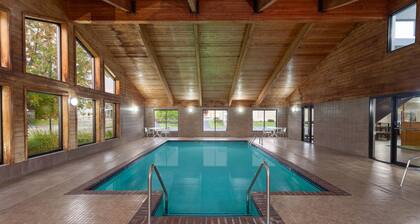 AmericInn by Wyndham Plymouth