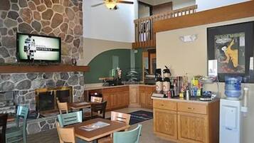 Café da manhã continental grátis durante a semana