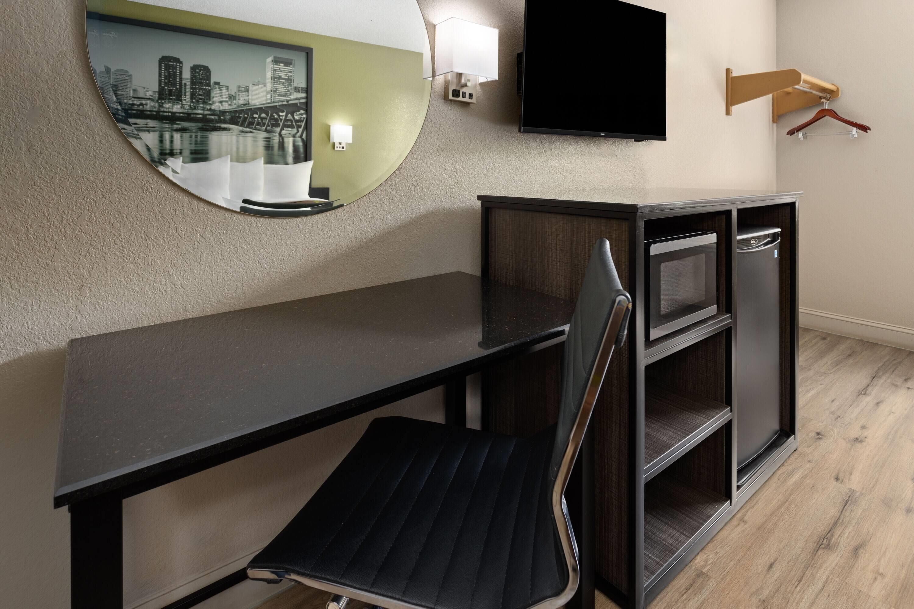 書桌、熨斗/熨衣板、免費無線上網、床單