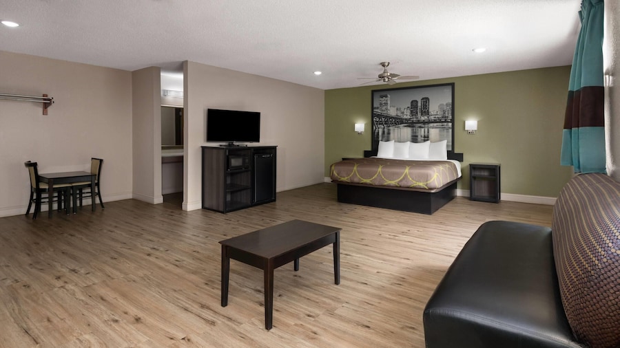 Super 8 by Wyndham Richmond Midlothian Turnpike