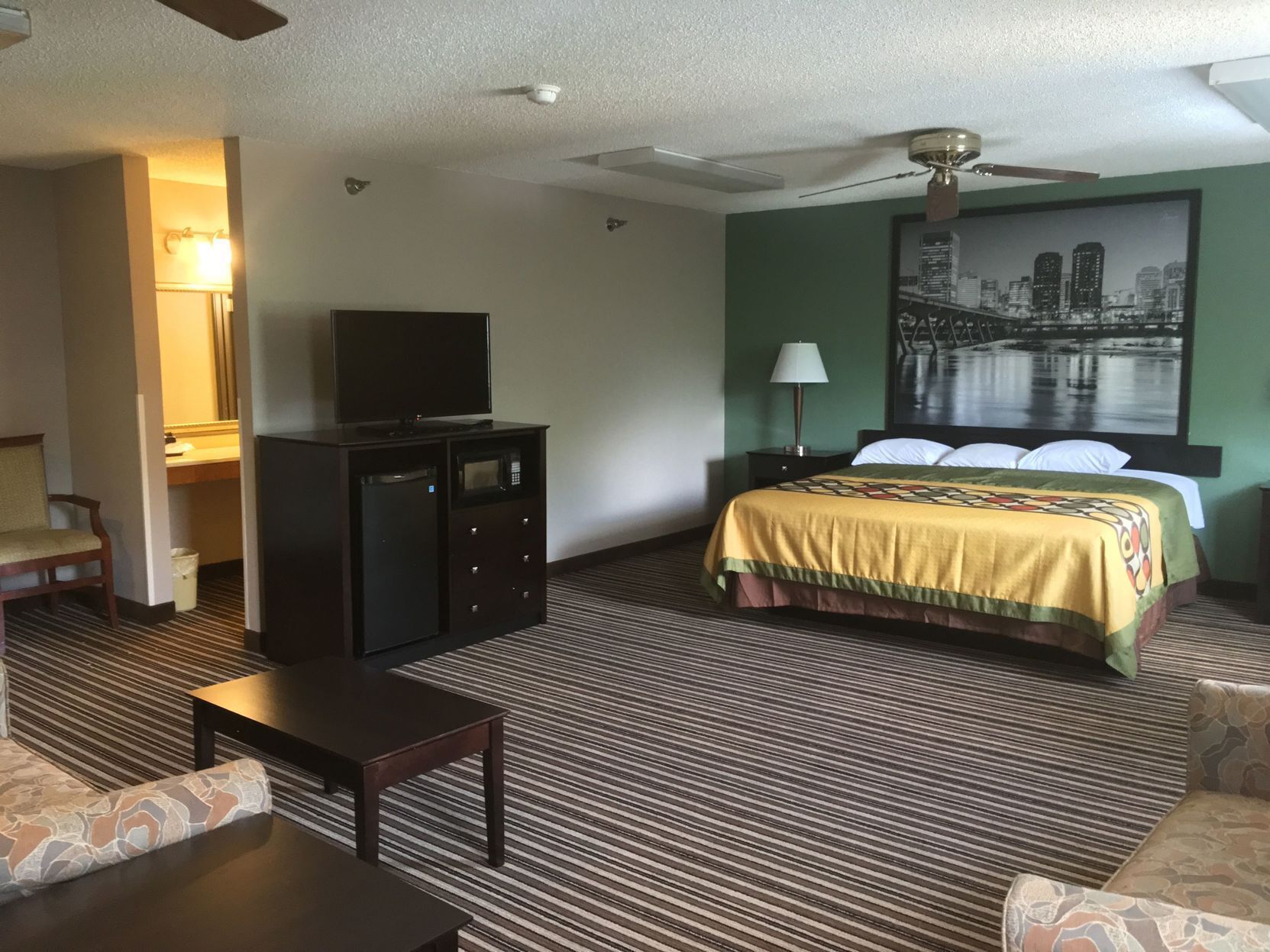 Desk, iron/ironing board, free WiFi, bed sheets