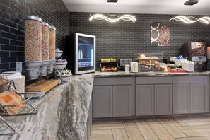 Café da manhã continental grátis