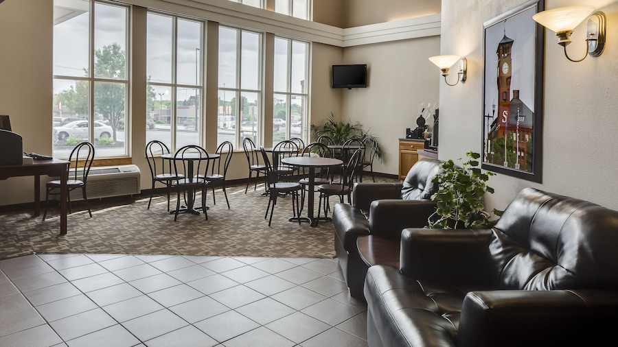 Super 8 by Wyndham Menomonie WI