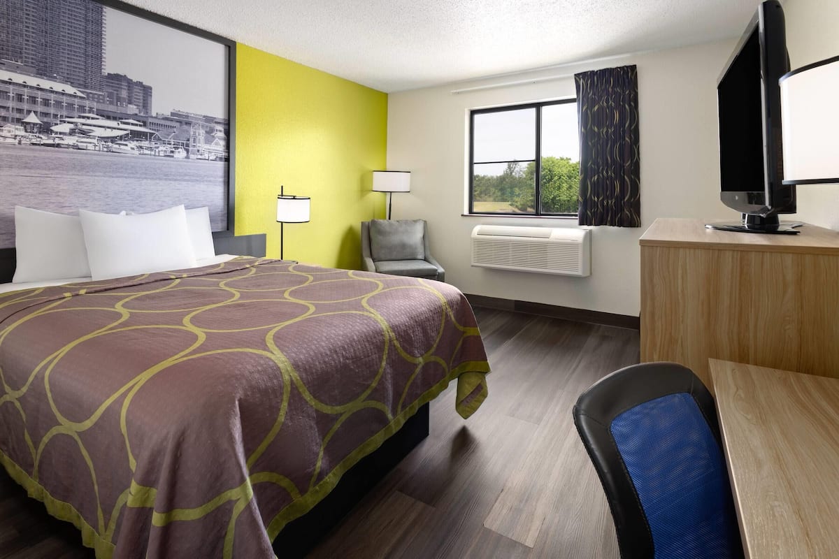 Room, 1 Queen Bed, Microwave
