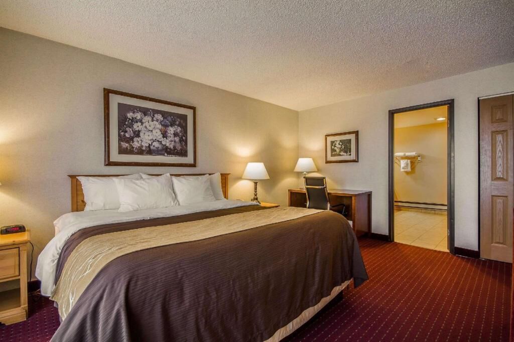 Premium bedding, pillow-top beds, in-room safe, desk