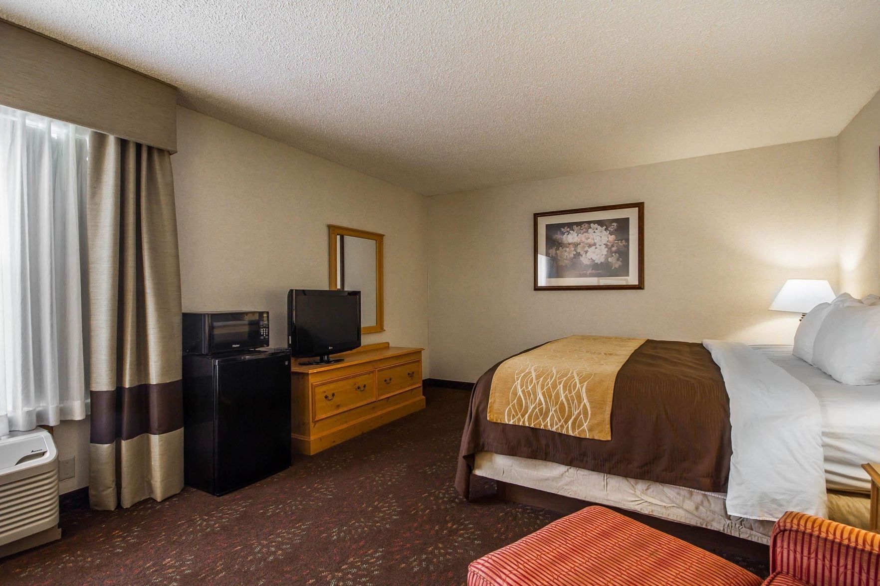 Premium bedding, pillow-top beds, in-room safe, desk