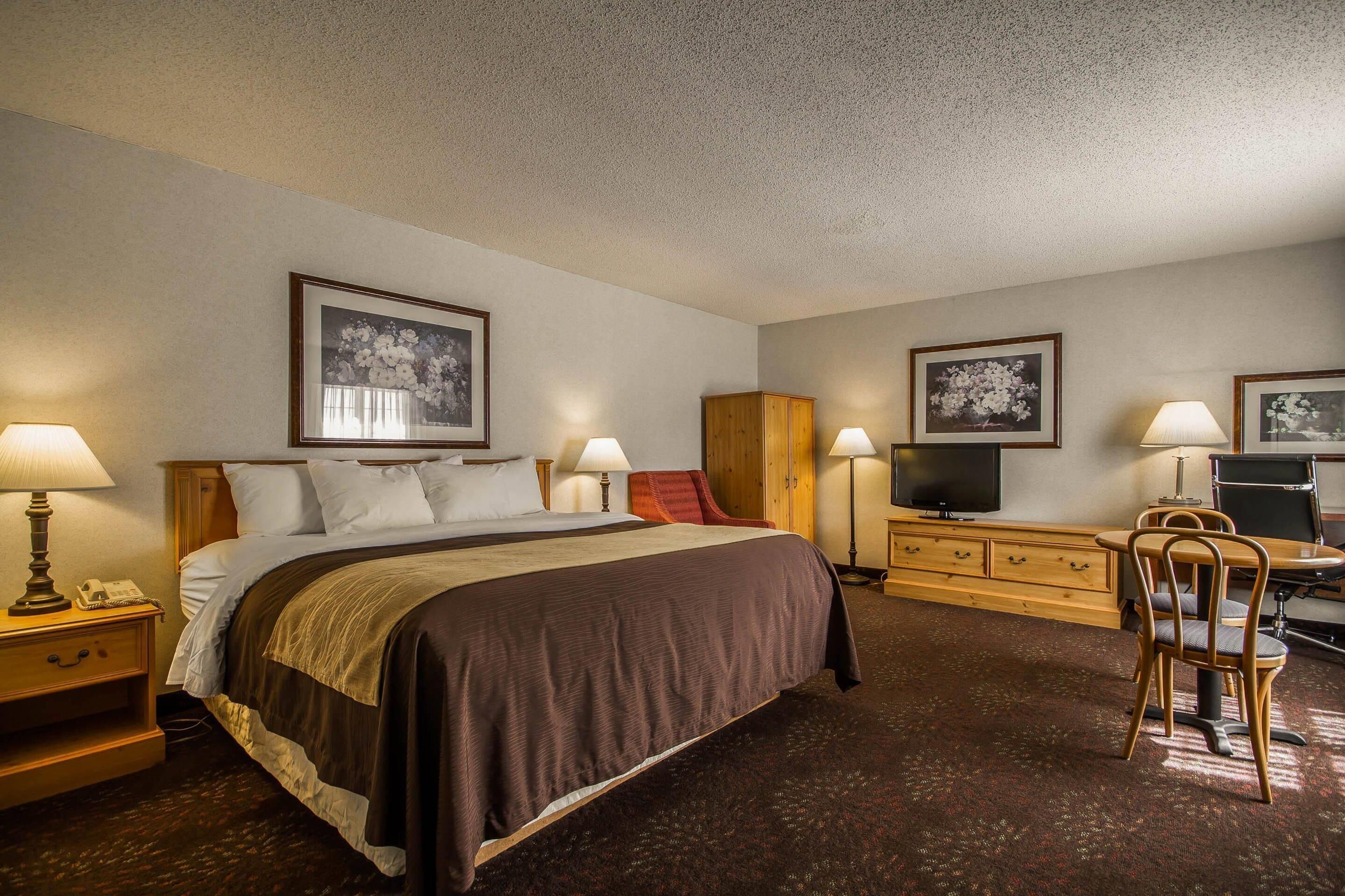 Premium bedding, pillow-top beds, in-room safe, desk