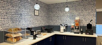 AmericInn by Wyndham Glendale/Milwaukee