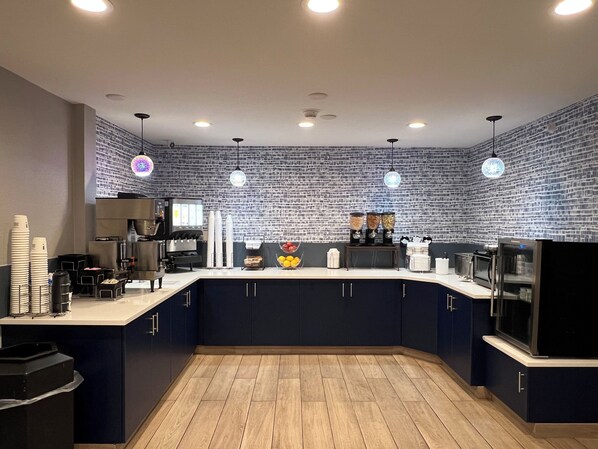 Free daily continental breakfast 