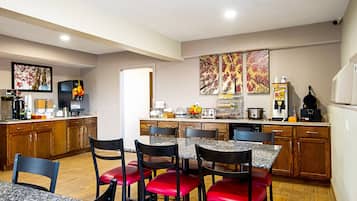 Free daily continental breakfast