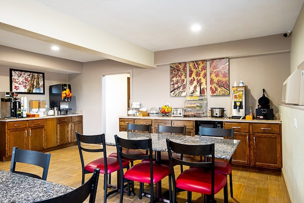 Free daily continental breakfast