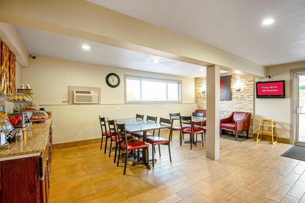 Free daily continental breakfast