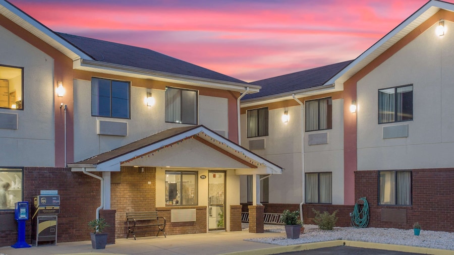 Super 8 by Wyndham Appomattox VA